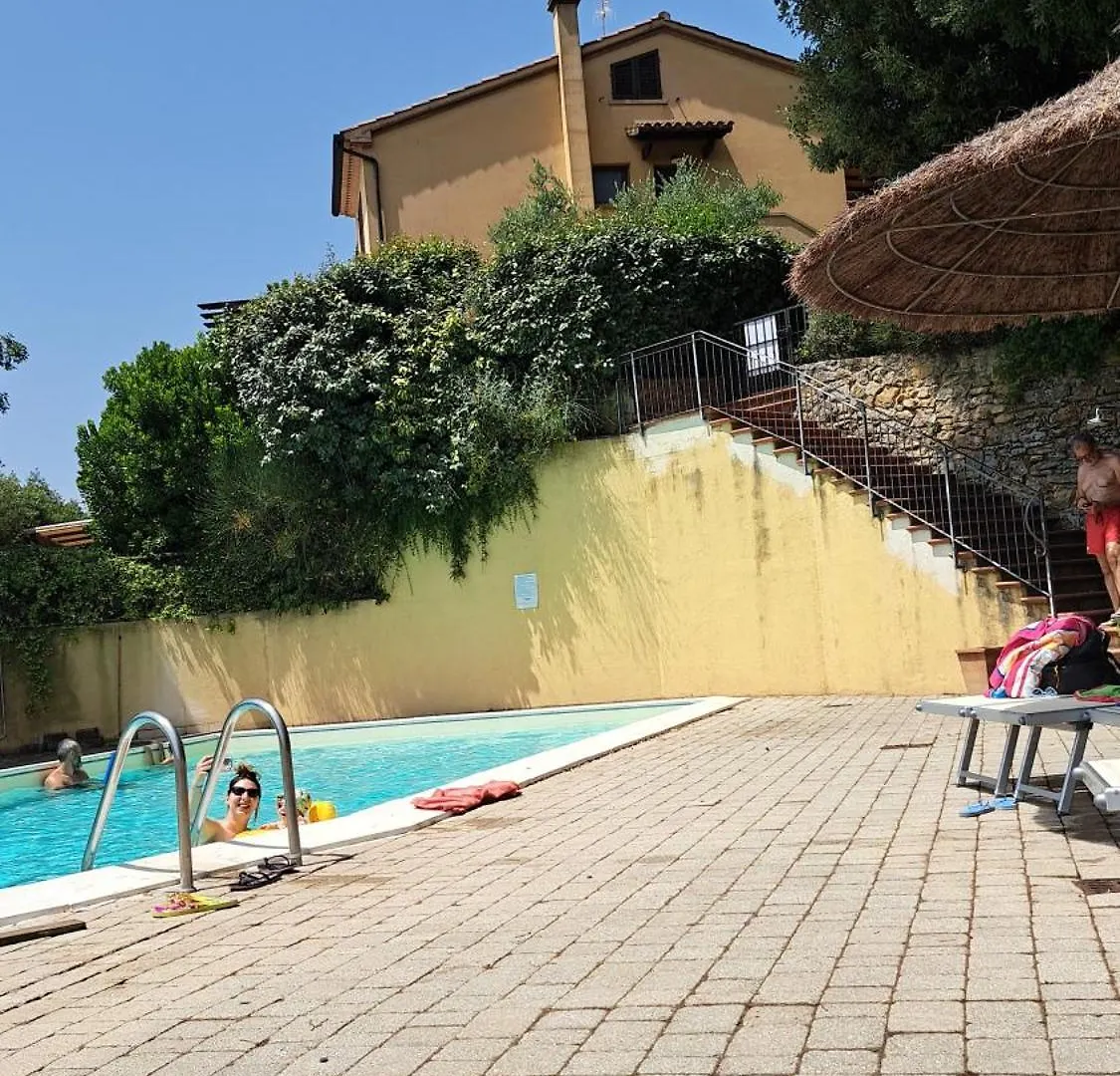 Apartmán Trilocale Con Piscina Montescudaio